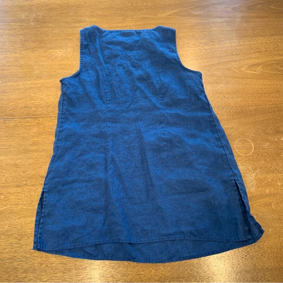 J. Jill blue linen sleeveless top with double split hem and gathered side - Picture 5 of 12